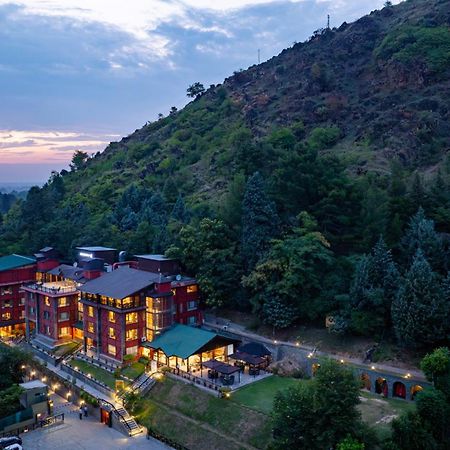Golden Tulip Srinagar Hotel Exterior photo