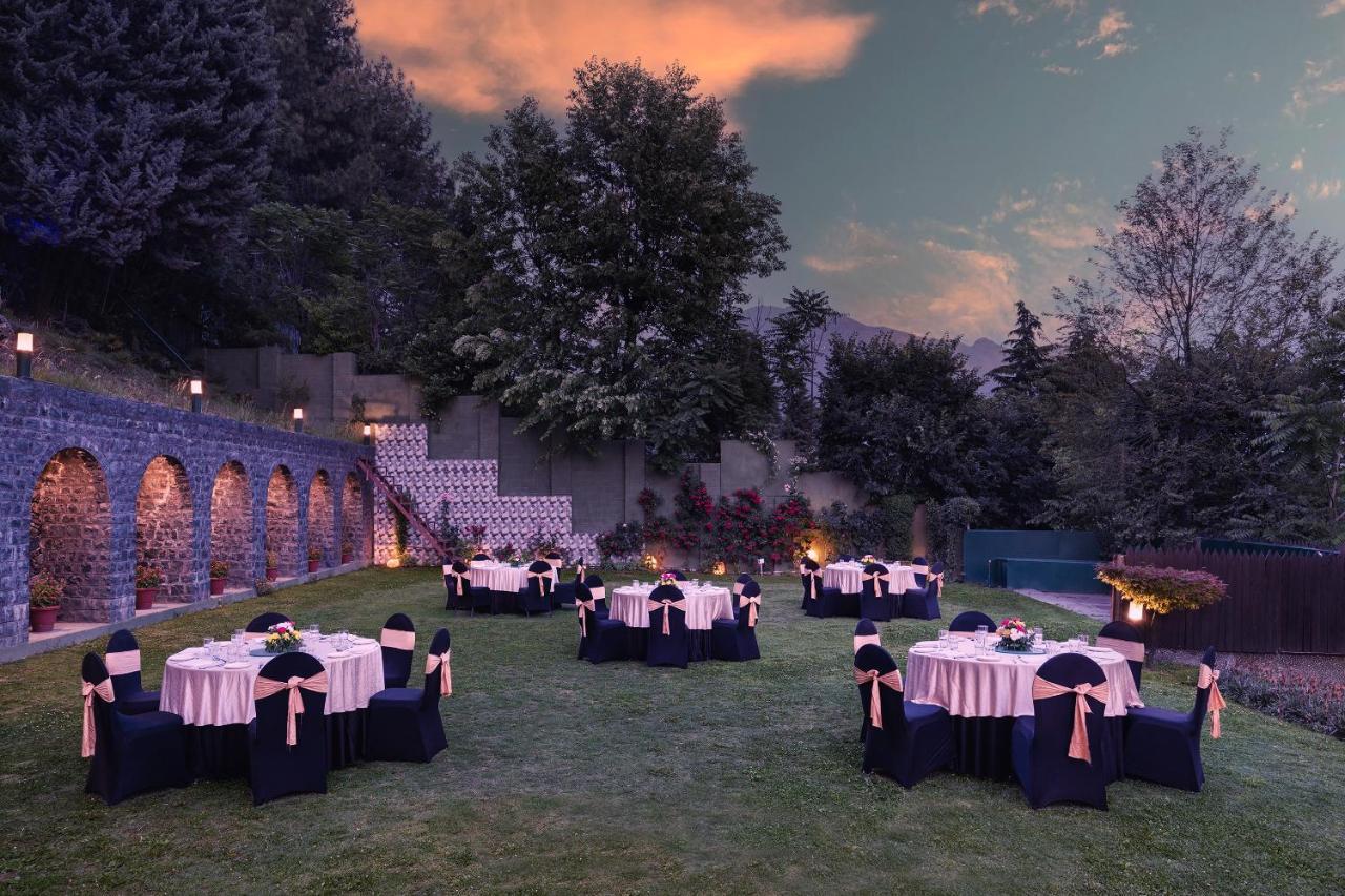 Golden Tulip Srinagar Hotel Exterior photo