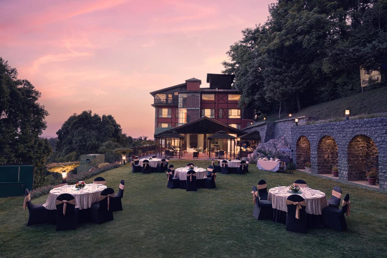 Golden Tulip Srinagar Hotel Exterior photo