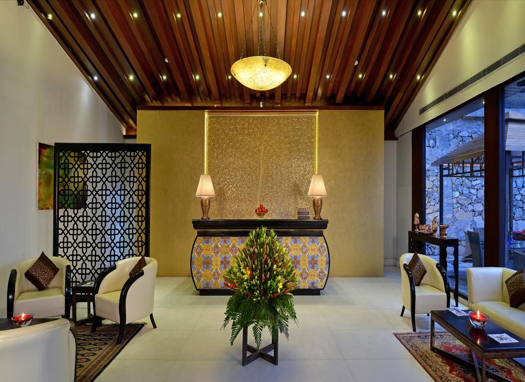 Golden Tulip Srinagar Hotel Exterior photo