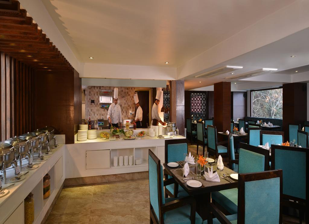 Golden Tulip Srinagar Hotel Exterior photo