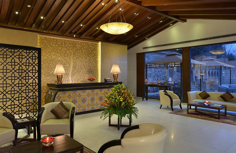 Golden Tulip Srinagar Hotel Exterior photo