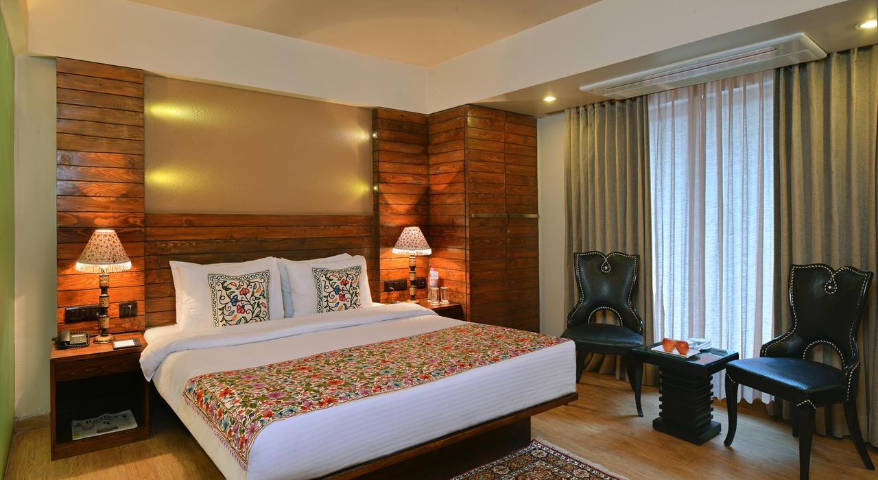 Golden Tulip Srinagar Hotel Exterior photo