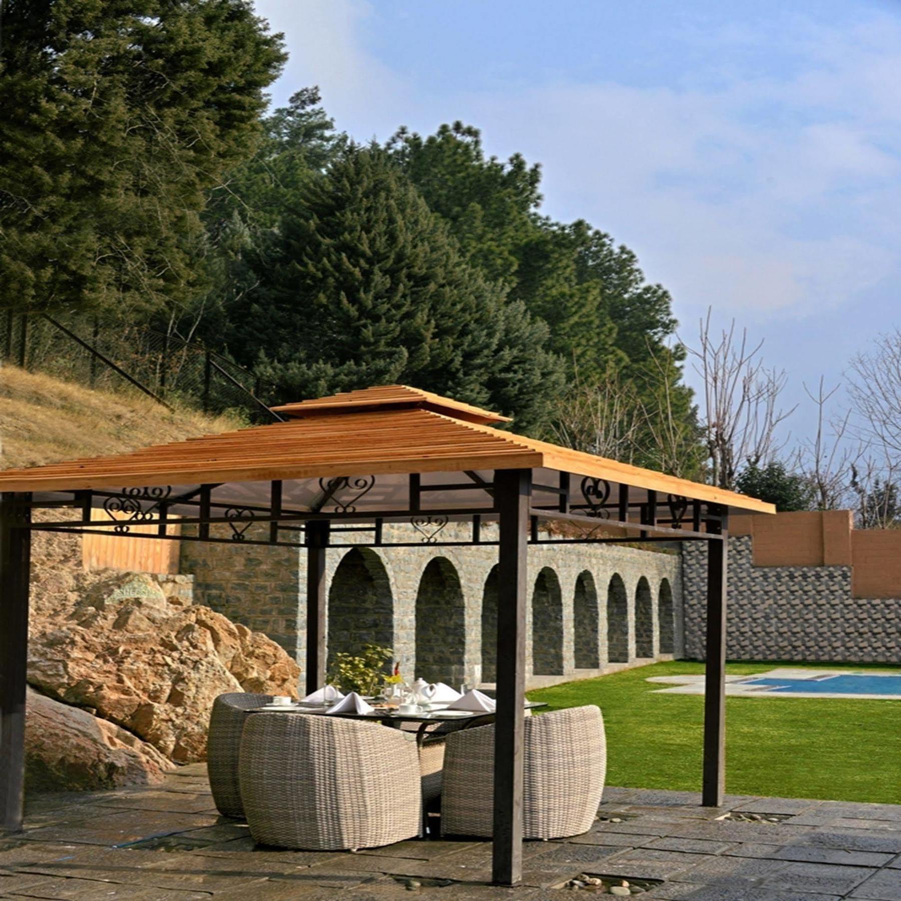 Golden Tulip Srinagar Hotel Exterior photo